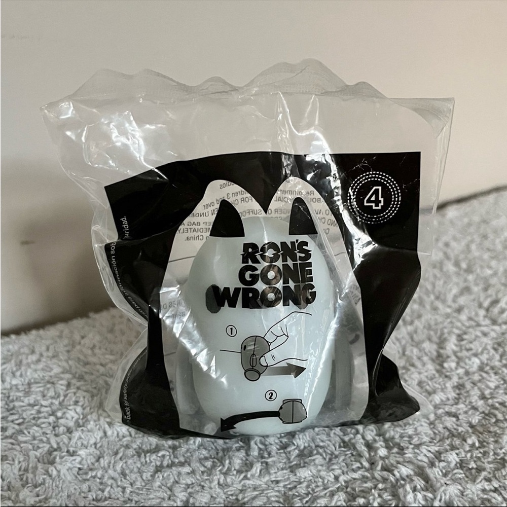 ❄️5/$20 Sealed McDonald's 2021 Happy Meal Toy - Ron's Gone Wrong Cat B*Bot #4